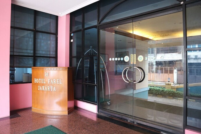Imagen de los interiores del Hotel Farel. Foto 16