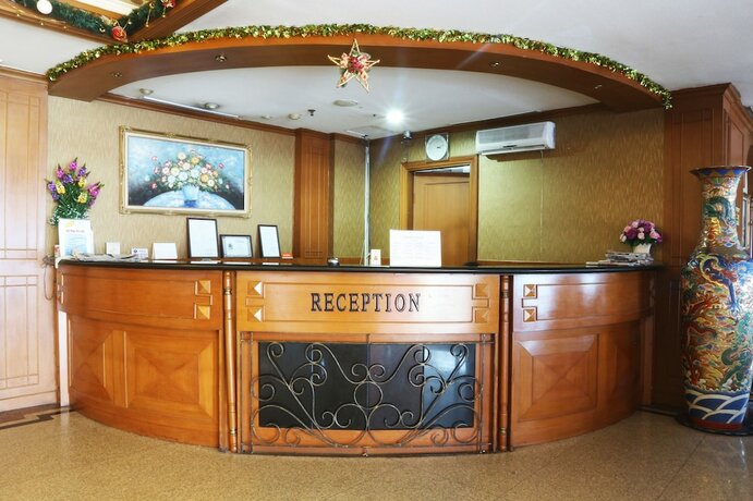 Imagen de los interiores del Hotel Farel. Foto 18