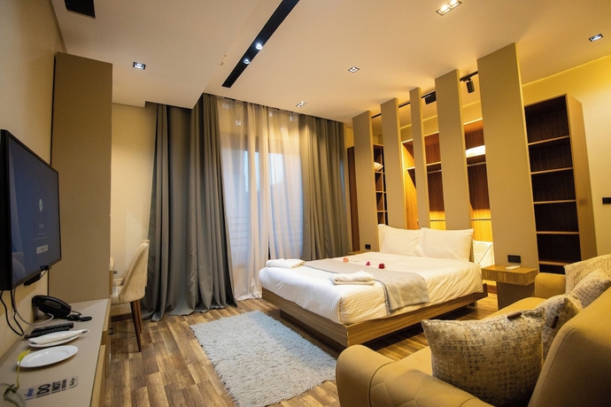 Imagen de la habitación del Hotel Farida Palace. Foto 8