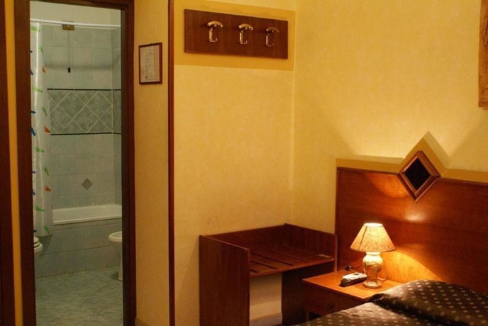 Imagen de la habitación del Hotel Farini. Foto 15