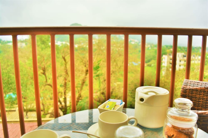 Imagen de la habitación del Hotel Fariyas Resort Lonavala. Foto 14