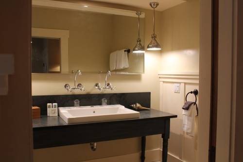 Imagen de la habitación del Hotel Farmhouse Inn, Forestville. Foto 2