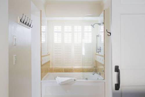 Imagen de la habitación del Hotel Farmhouse Inn, Forestville. Foto 12