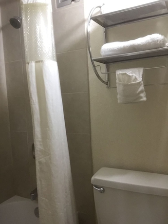 Imagen de la habitación del Hotel Farmington Inn. Foto 11