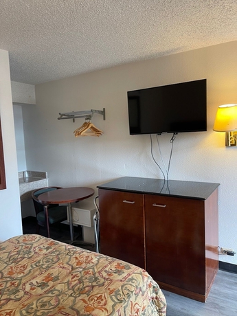 Imagen de la habitación del Hotel Farmington Inn. Foto 14