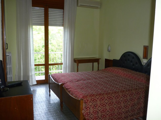 Imagen de la habitación del Hotel Farnese, Bagni di Tabiano. Foto 7