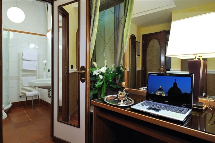 Imagen de la habitación del Hotel Farnese. Foto 4