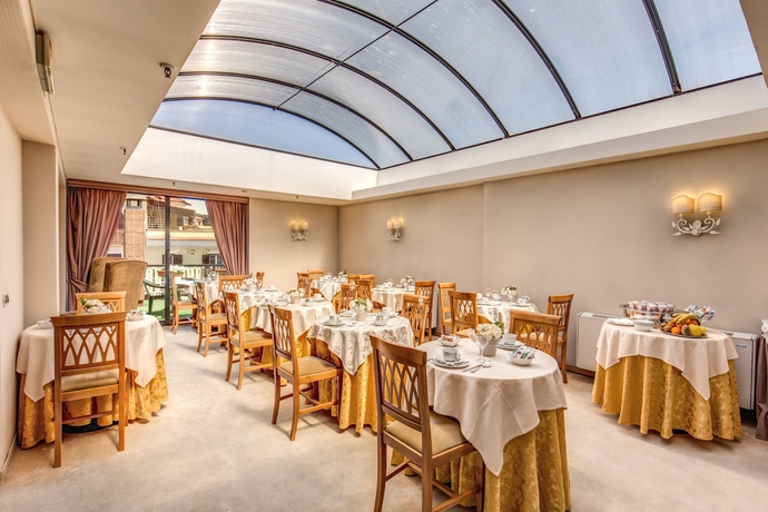 Imagen del bar/restaurante del Hotel Farnesina. Foto 4