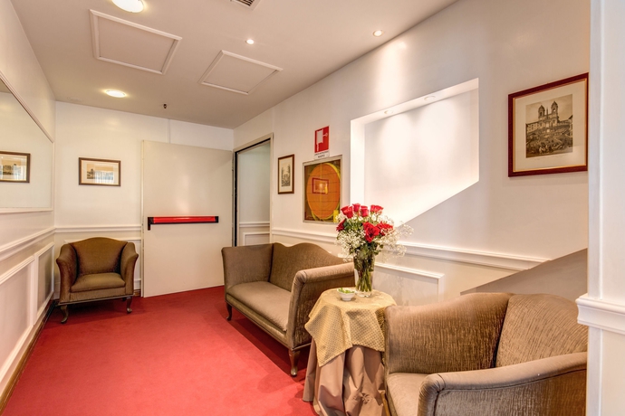 Imagen de los interiores del Hotel Farnesina. Foto 11