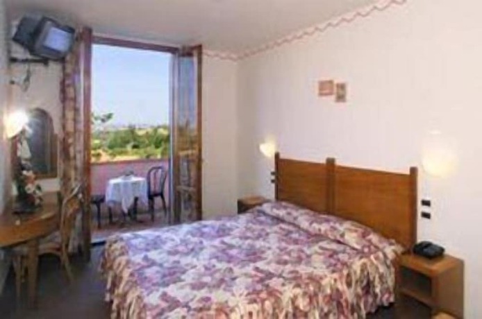 Imagen de la habitación del Hotel Farneta. Foto 18