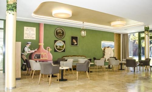 Imagen general del Hotel Farny. Foto 8