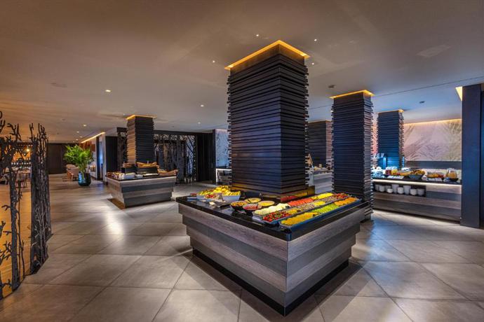 Imagen del bar/restaurante del Hotel Faro, A Lopesan Collection - Adults Only. Foto 6