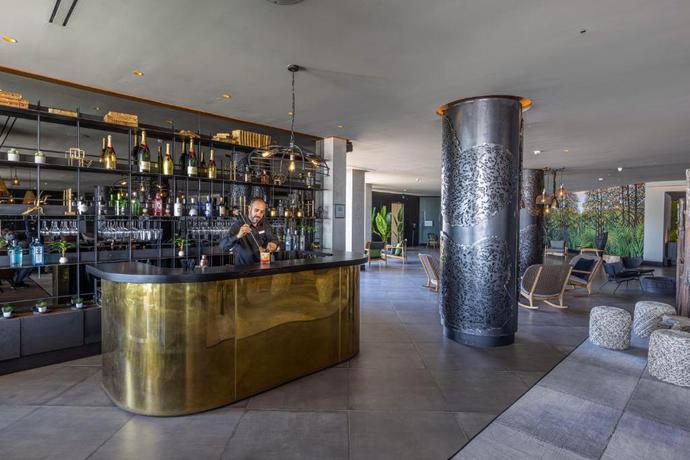 Imagen del bar/restaurante del Hotel Faro, A Lopesan Collection - Adults Only. Foto 7