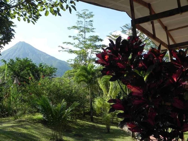 Imagen de los exteriores del Hotel Faro Arenal. Foto 13