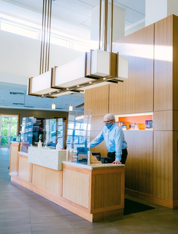 Imagen de la habitación del Hotel Faro Blanco Resort and Yacht Club. Foto 13