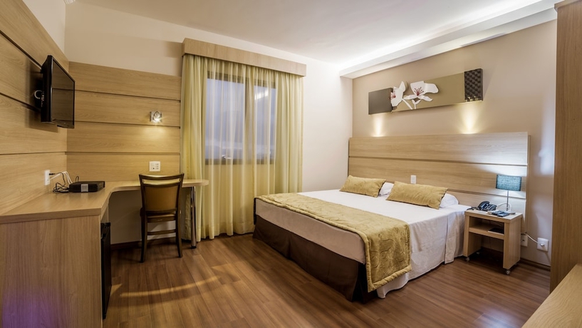 Imagen de la habitación del Hotel Faro. Foto 8