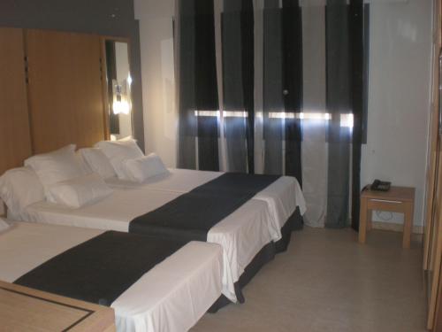 Imagen de la habitación del Hotel Faro Salazon. Foto 5
