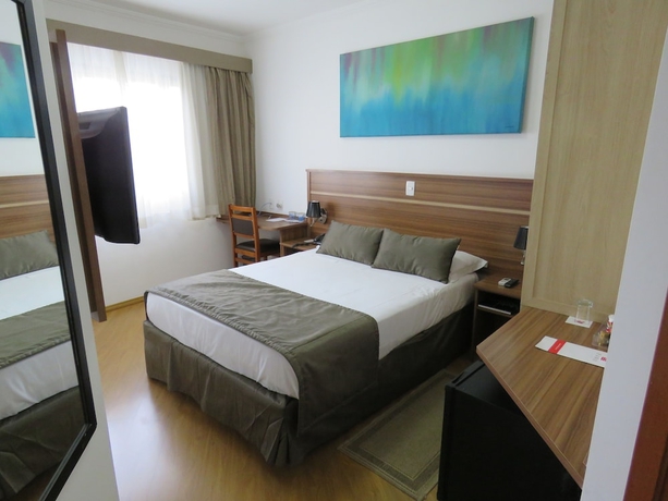 Imagen de la habitación del Hotel Faro S&atilde;o Jos&eacute; dos Campos. Foto 6