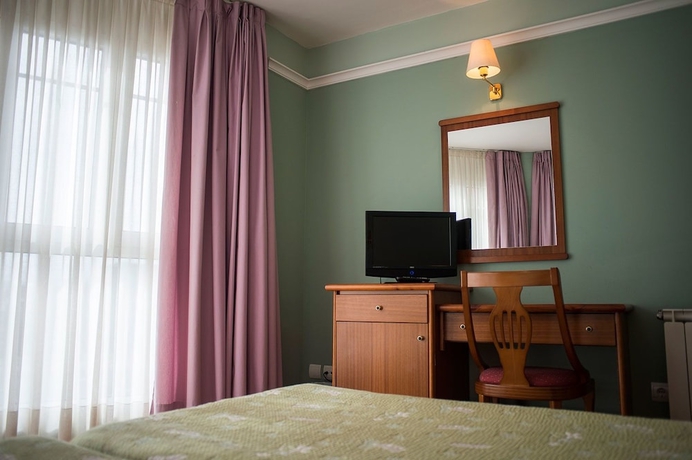 Imagen de la habitación del Hotel Faro de San Vicente. Foto 12