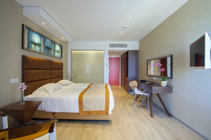 Imagen de la habitación del Hotel Faros Ayia Napa. Foto 2