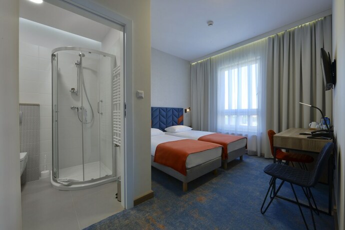 Imagen de la habitación del Hotel Faros Gdańsk Airport. Foto 23