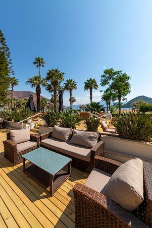 Imagen de los exteriores del Hotel Faros Premium Beach. Foto 9