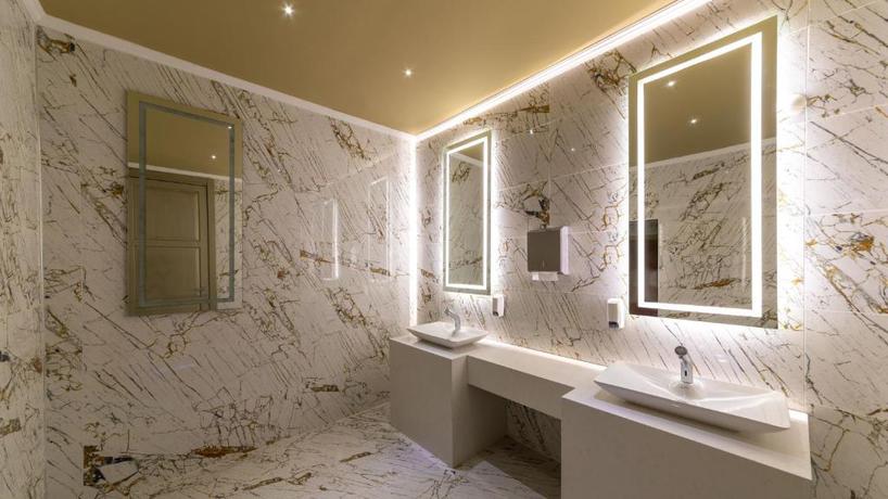 Imagen de la habitación del Hotel Faros Premium Beach. Foto 8