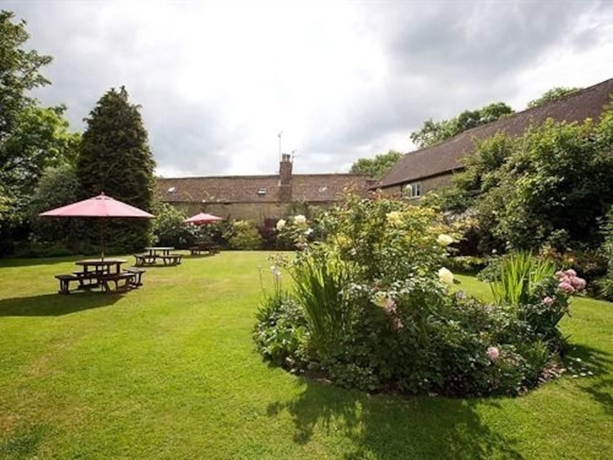 Imagen de los exteriores del Hotel Farthings and Restaurant. Foto 13