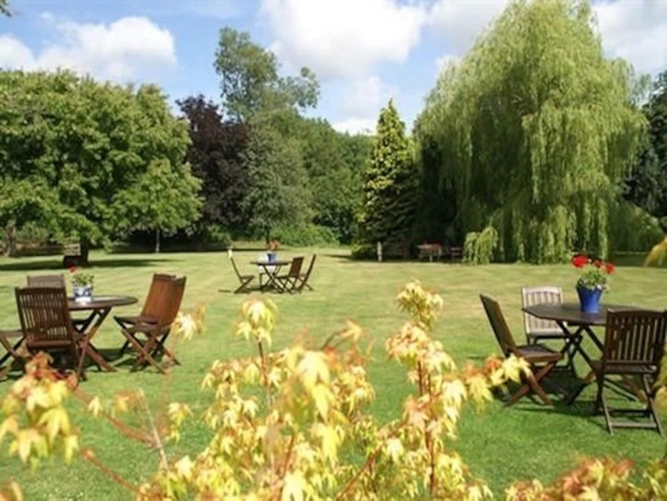 Imagen del bar/restaurante del Hotel Farthings and Restaurant. Foto 6