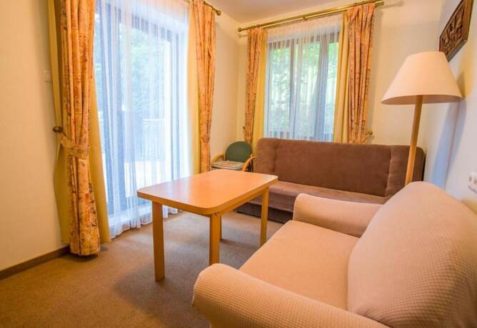 Imagen de la habitación del Hotel Farys. Foto 11