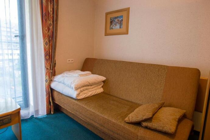 Imagen de la habitación del Hotel Farys. Foto 15