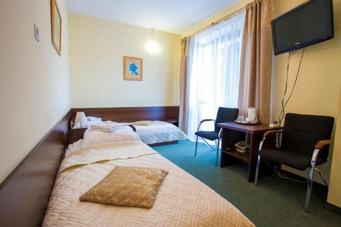 Imagen de la habitación del Hotel Farys. Foto 17