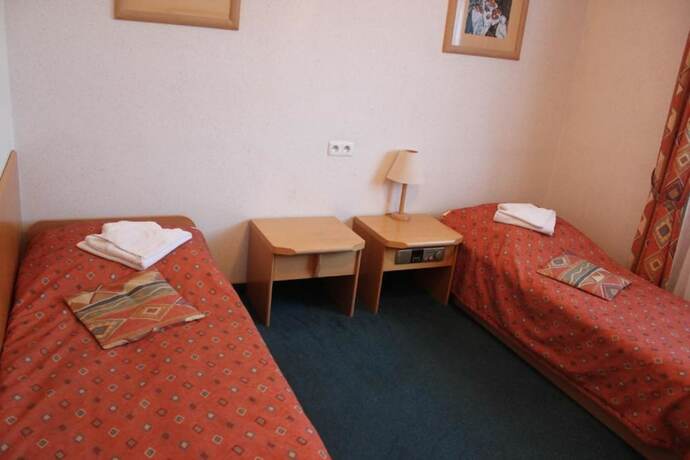 Imagen general del Hotel Farys. Foto 9