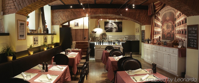 Imagen del bar/restaurante del Hotel Fashion Dancing. Foto 2