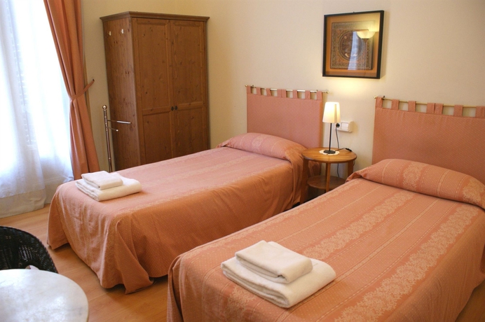 Imagen de la habitación del Hotel Fashion House. Foto 3