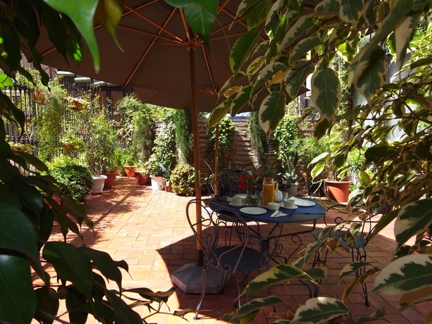 Imagen de los exteriores del Hotel Fashion House. Foto 12