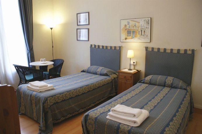 Imagen de la habitación del Hotel Fashion House. Foto 5