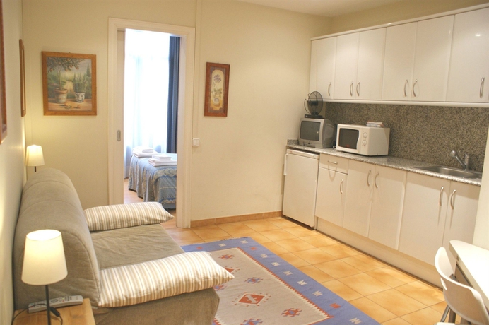 Imagen de la habitación del Hotel Fashion House. Foto 6