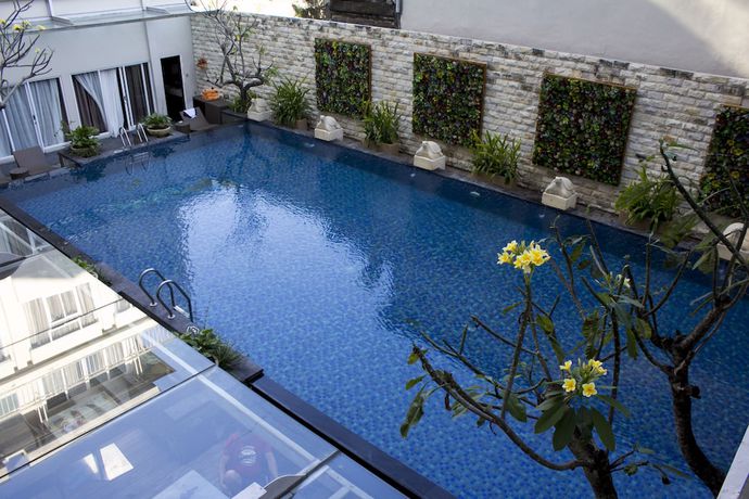 Imagen de la piscina del Hotel Fashion Legian - Chse Certified. Foto 15