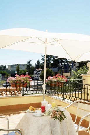 Imagen de los exteriores del Hotel Fashion, Valmontone. Foto 15