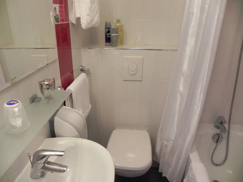 Imagen de la habitación del Hotel Fasthôtel Biarritz Bidart Côte Basque. Foto 9