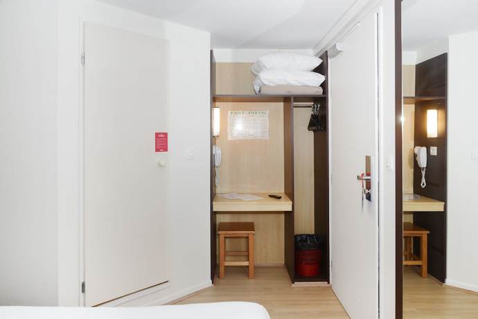 Imagen de la habitación del Hotel Fasth&ocirc;tel Reims. Foto 17