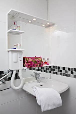 Imagen de la habitación del Hotel Fasth&ocirc;tel Toulouse Blagnac Aeroport. Foto 11