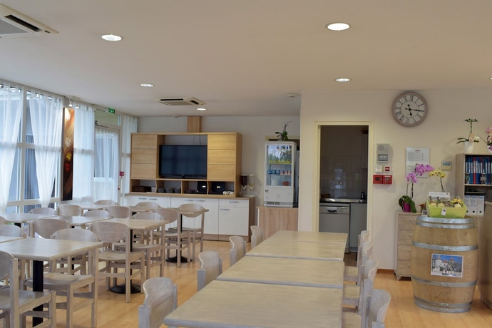 Imagen del bar/restaurante del Hotel Fasthotel En Bergeracois. Foto 3