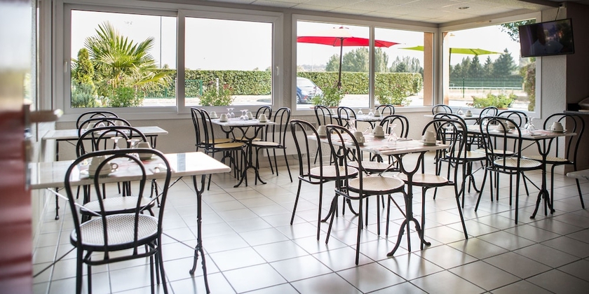 Imagen del bar/restaurante del Hotel Fasthotel Perigueux. Foto 5