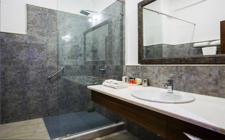 Imagen de la habitación del Hotel Fateh Niwas. Foto 15