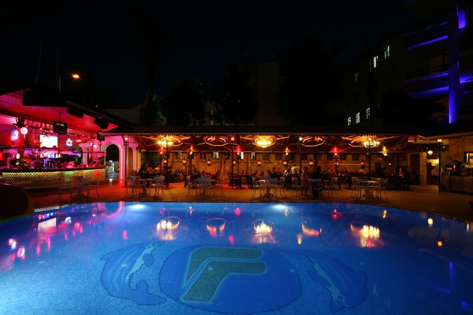 Imagen de la piscina del Hotel Fatih Kleopatra. Foto 15