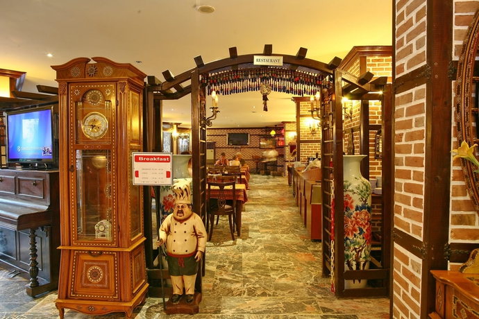 Imagen del bar/restaurante del Hotel Fatih Kleopatra. Foto 4
