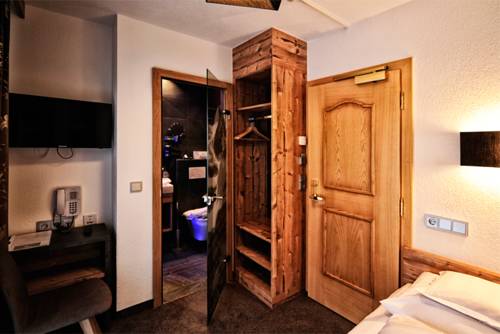 Imagen de la habitación del Hotel Fatlar. Foto 4