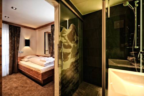 Imagen de la habitación del Hotel Fatlar. Foto 6